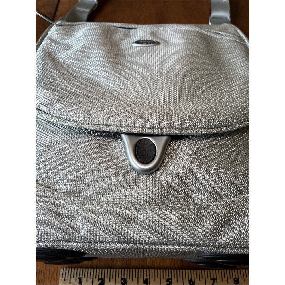 Tumi T3 Apex Men's Women's Travel Tote Shoulder Bag Strap Classic Style Silver - Picture 13 of 16